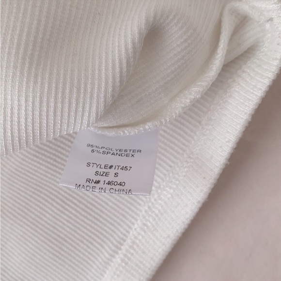 NWOT Crop tank top x2, size small, coral and white - Picture 3 of 12